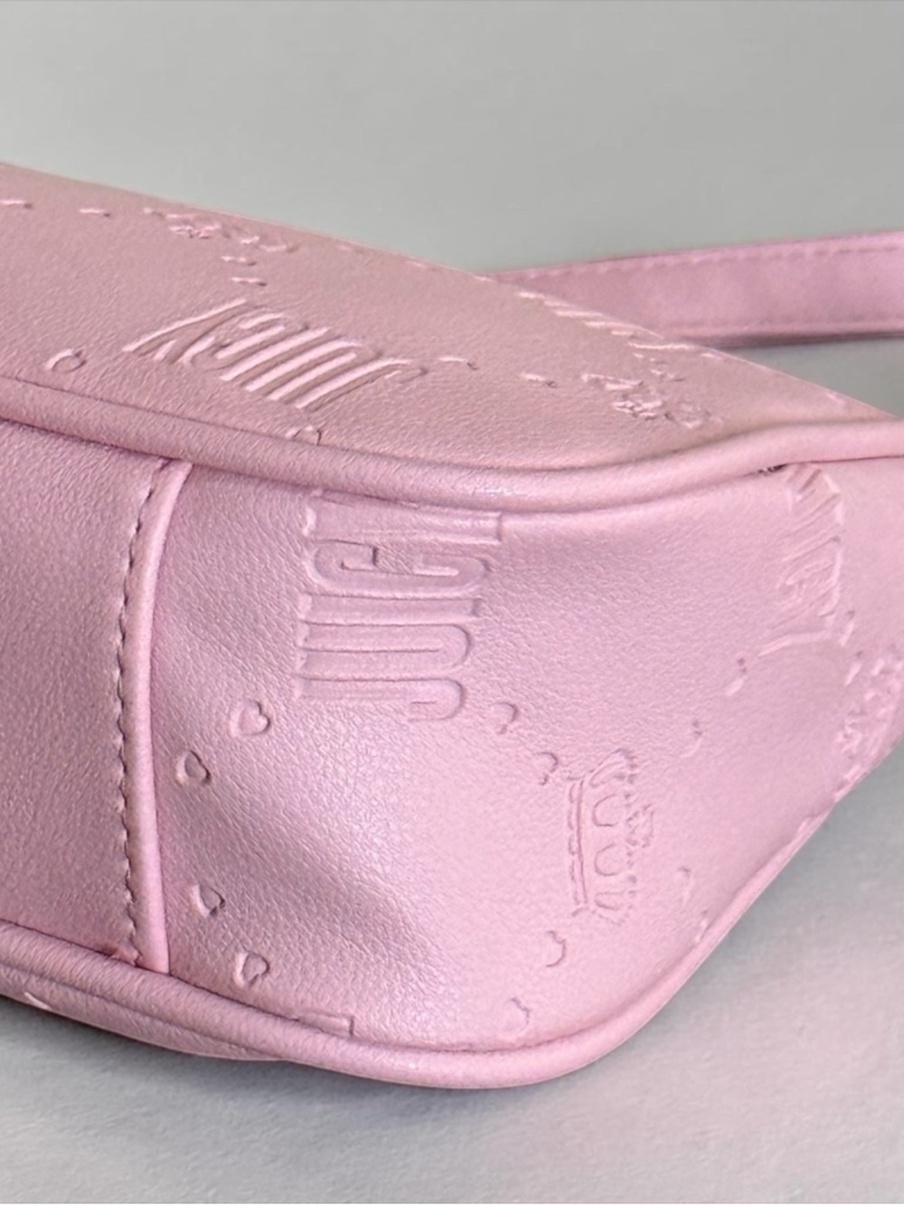 Juicy Couture Pink Embossed Leather Shoulder Bag with Gold Logo - Picture 6 of 12